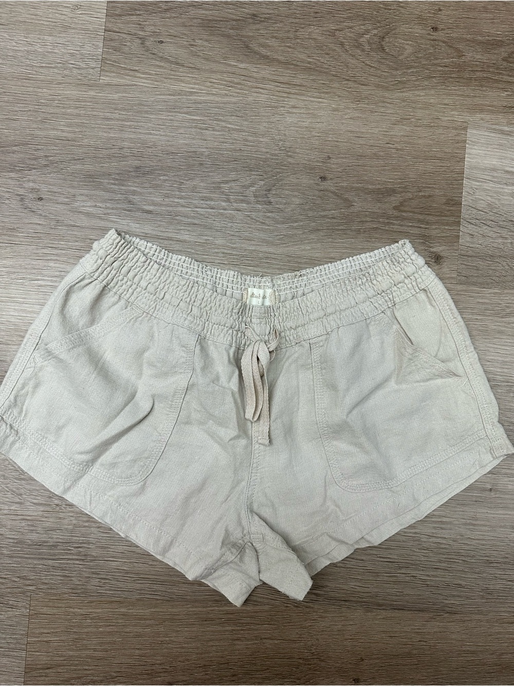 Light Beige Women's Drawstring Elastic Waist Shorts Altar’d state size large